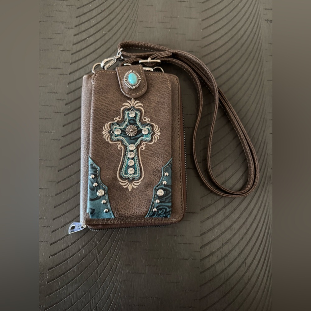 Montana west crossbody wallet